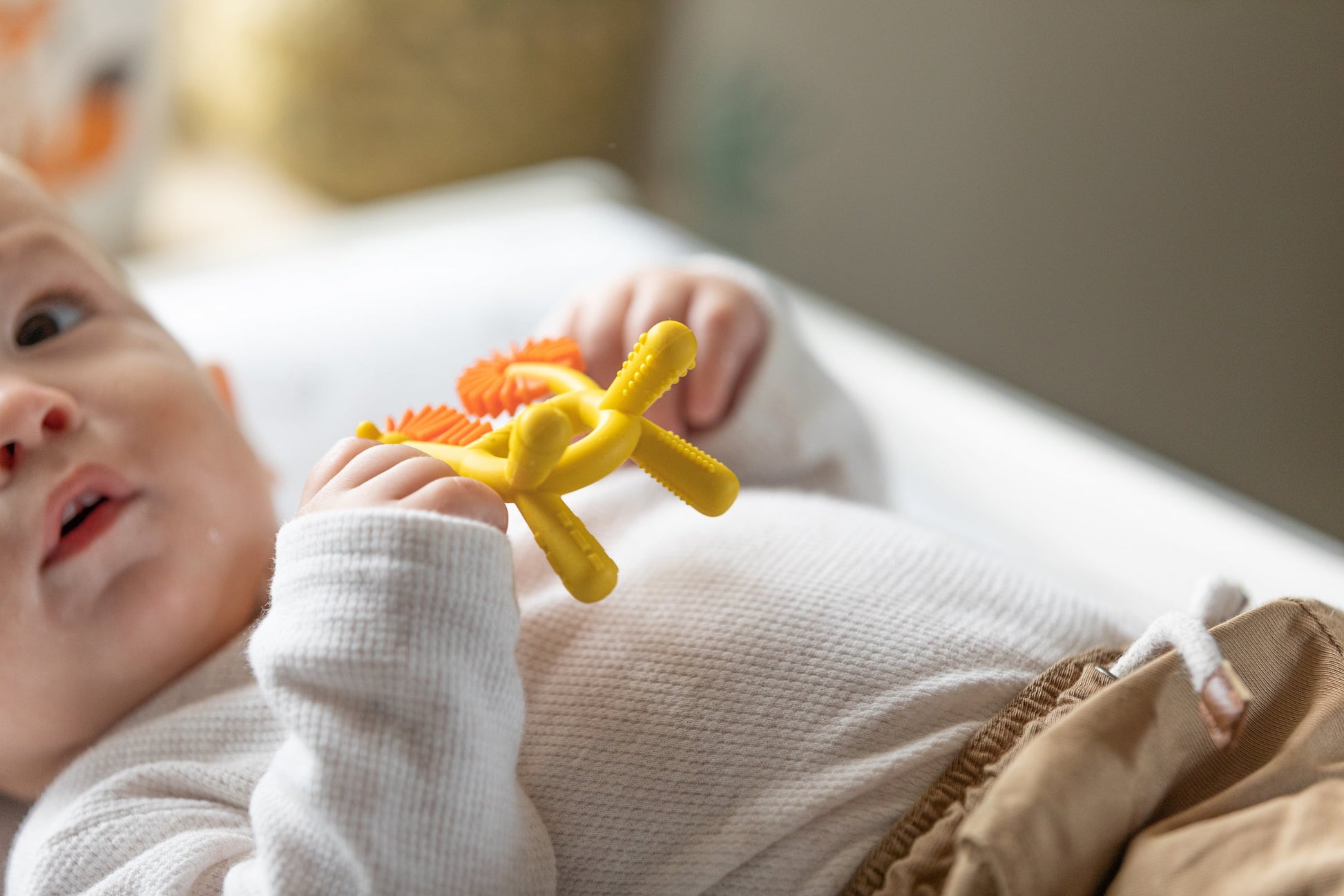 Geo Zoos Massaging Teether for Babies, Giraffe Design