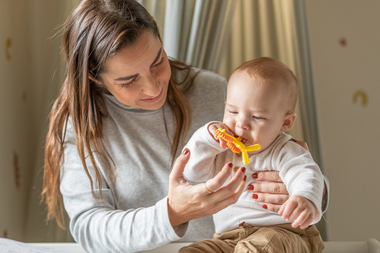 Geo Zoos Massaging Teether for Babies, Giraffe Design