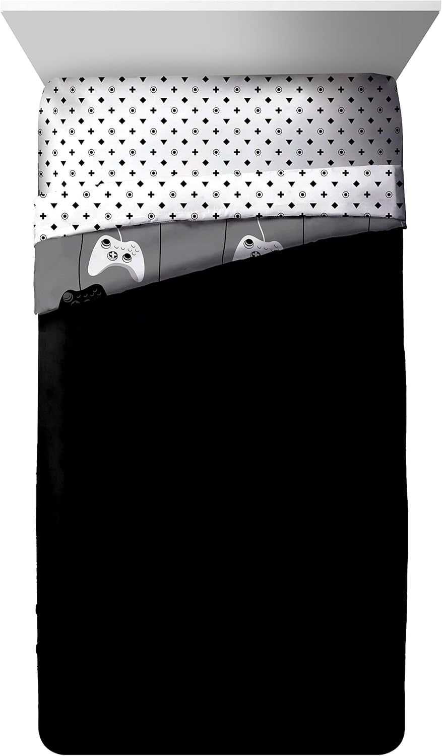 Game on 4 Piece Twin Bed Set - Includes Reversible Comforter & Sheet Set - Bedding Features Video Game Contoller - Super Soft Fade Resistant Microfiber